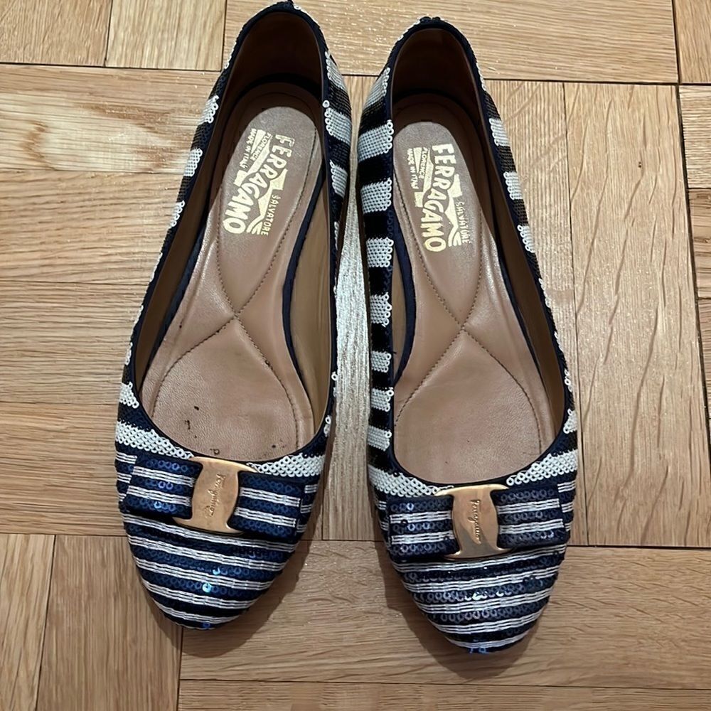 Salvatore Ferragamo Varina Blue/White Sequin Vara Bow Flats 8.5B $850